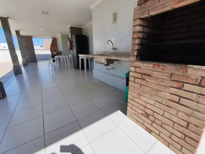 Apto com 2 quartos sendo 1 suíte, 2 Ar Cond. Split, 2 vagas de garagem, Cavaleiros - Macaé