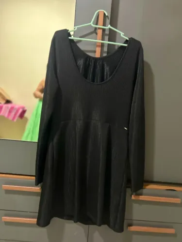 Vendo três vestidos novos ,zap *