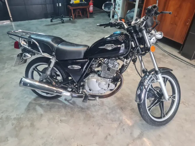 Intruder 125 Original