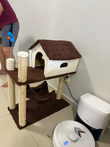 Casinha para gato com arranhador