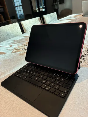 iPad 10.ª Geração (Wi-Fi) Rosa - Excelente Estado + 2 Capas (1 com Teclado)
