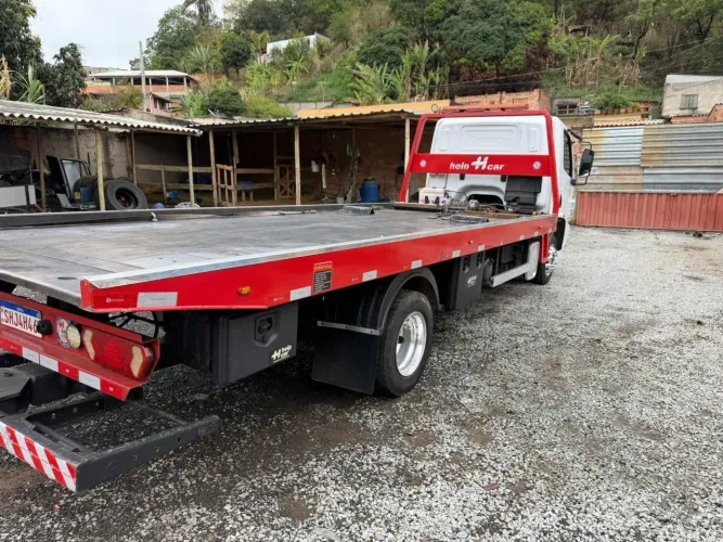 Vendo acelo 815 na plataforma de 6,20