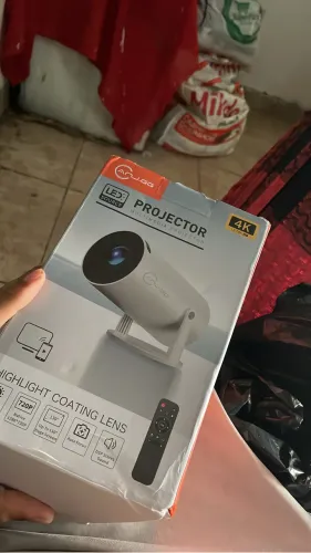 Projetor HY 300
