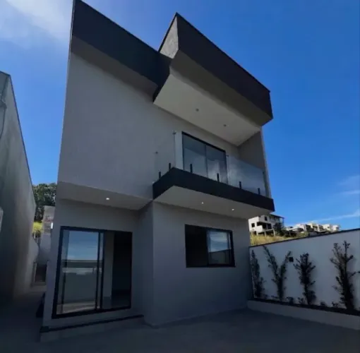 Alugo Casa Com 4 quartos 