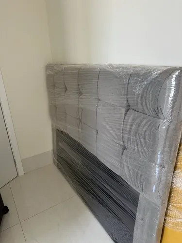 Cabeceira de cama Casal - Cinza Escuro - Acolchoada - 1,68m x 1,25m