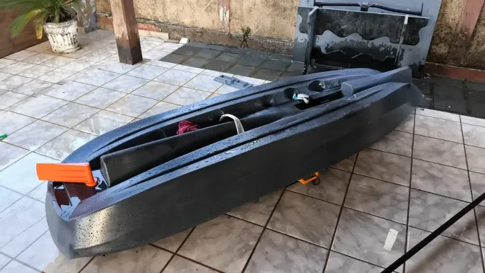 Vendo caiaque Titan cronos usado somente uma vez em estado de zero com ou sem pedal