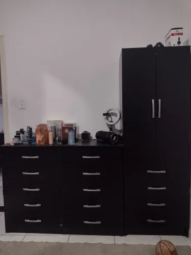 Guarda roupa solteiro e cômoda 