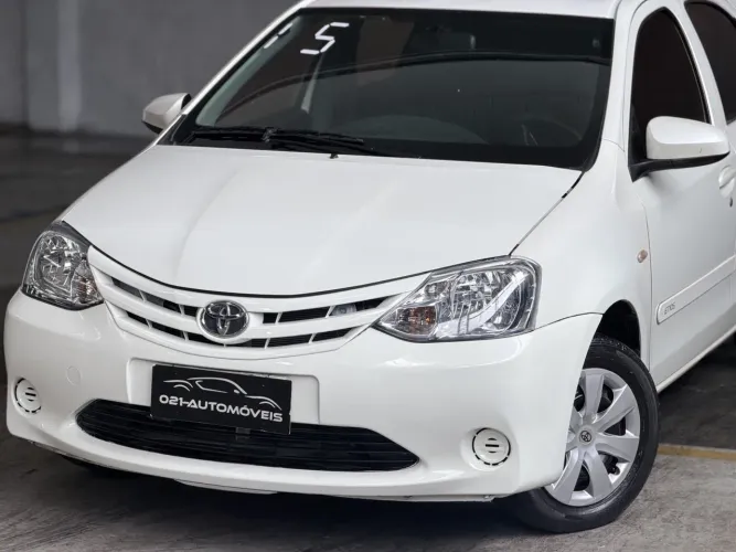 Toyota Etios X 1.3 Flex 16V 5P Mec. 2015