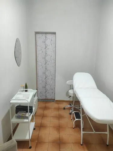 Maca, carrinho auxiliar e escadinha