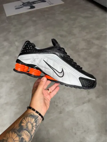 Tênis Nike R4 Premium