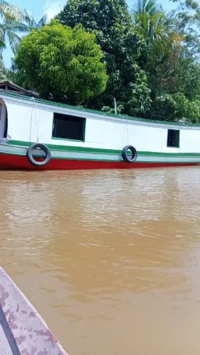 Vede-se esta lancha observação não vai o motor.valor 13:000 mil