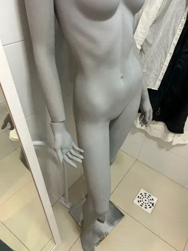 Manequim Feminino Corpo Inteiro com Base Cromada