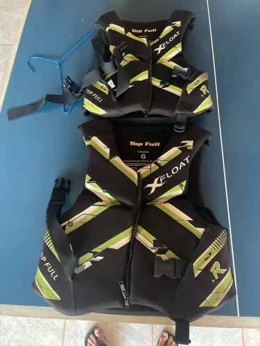 Colete neoprene salva vidas jet ski