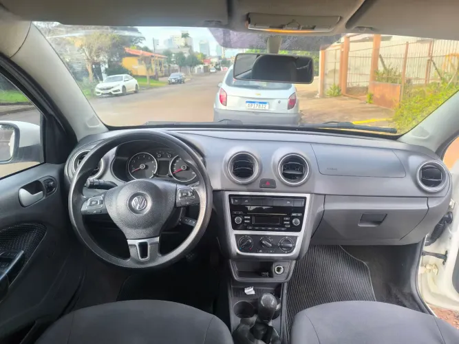 Volkswagen Voyage Trendline 1.0 T.flex 8V 4P 2015