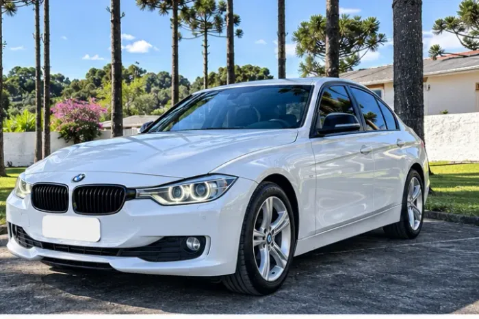 BMW 320I A 2.0 Turbo/activeflex 16V 184cv 4P 2013