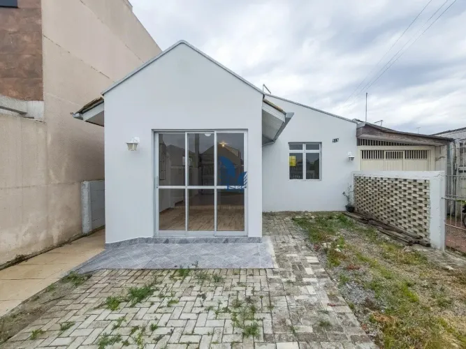 Casa para alugar no Capão Raso.