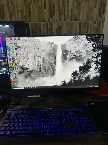 Monitor Gamer LG Ultragear 23,8 Full HD 144Hz 1MS HDMI DP IPS HDR - 24GN60R-B *