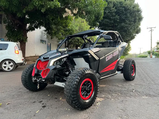 utv Maverick X3 turbo 4x4 quadriciclo
