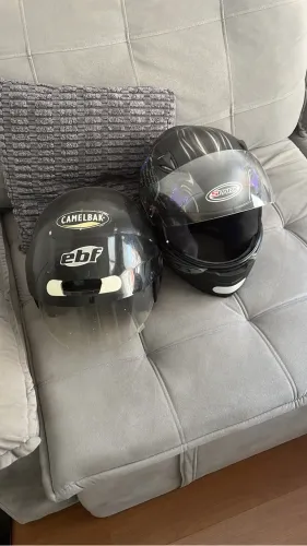 Capacete novo + brinde outro usado