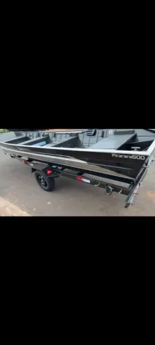 Barco semi chata