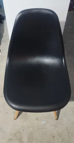 4 Cadeiras Eames Pretas !