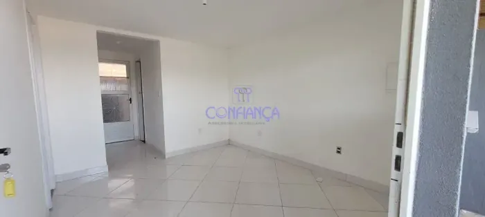 Apartamento com 1 dormitório para alugar, 50 m² por R$ 700,00/mês - Guaratiba - Rio de Jan