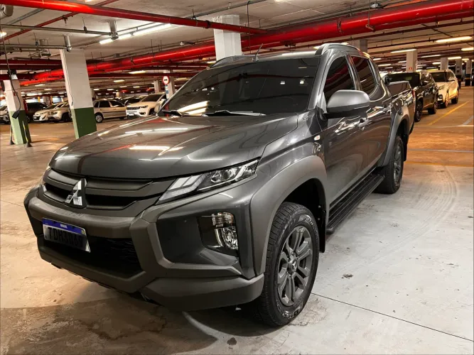 Mitsubishi L200 Tri. S. Outd. Plus 2.4 4X4 Die. AUT 2025