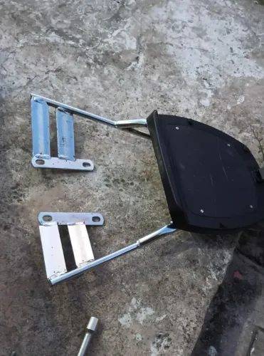 Churrasqueira e suporte para baú 