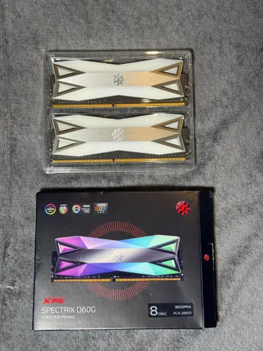 Memórias RAM XPG Spectrix D60G 2x8 16GB 3600Mhz DDR4 CL18