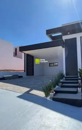 Linda Casa à Venda no Condomínio Villagio Wanel 4 Sorocaba