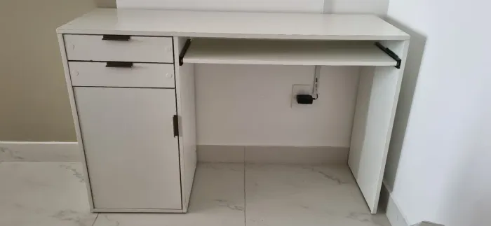 Mesa escrivaninha branca