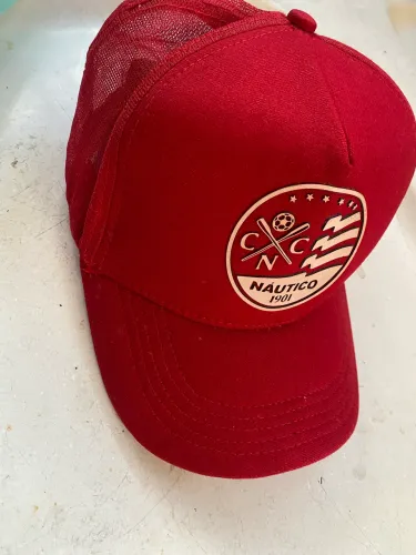Chapéu do Náutico modelo atual escudo
