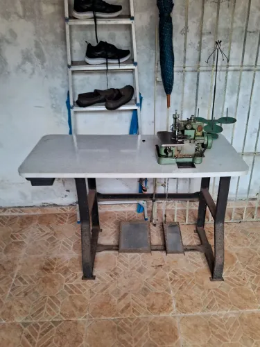 Vendo R$400.00 Máquina overlok