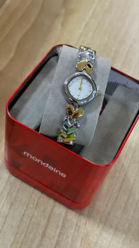 Relógio mondaine feminino dourado com prata analógico