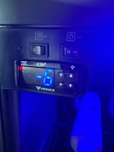 Cervejeira Venax 209l Blue Light