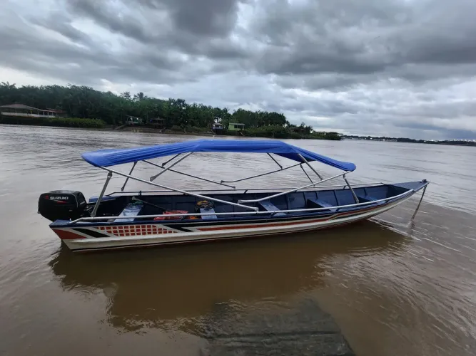 Lancha completa com motor