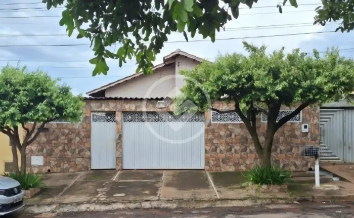 VENDE-SE CASA NO RESIDENCIAL TALISMÃ GOIÂNIA-GO codigo: 389709