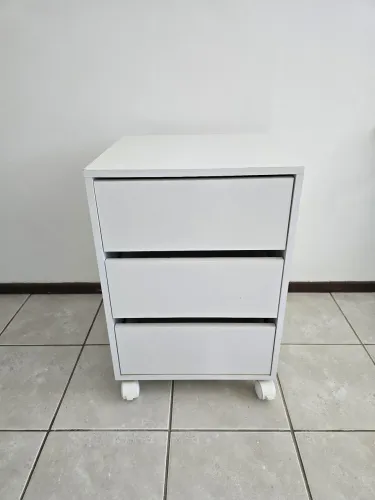 Vendo Gaveteiro branco com rodinhas!