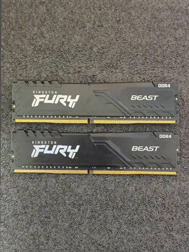 Memória RAM Kit 32GB (2x16GB) Kingston FURY Beast DDR4 3200MHz CL16 - Excelente Estado