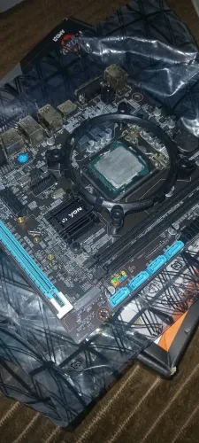 Kit i3 8100 + placa mãe ddr4 H110g329u + air cooler