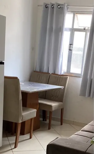 Mesa tampo de vidro /(P.u )900$ ótimo estado 