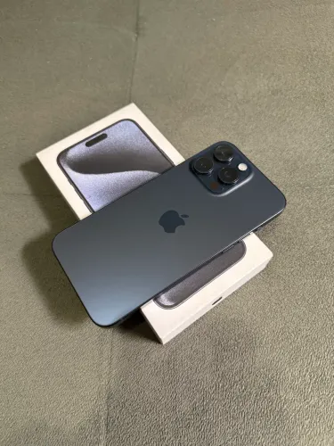 iPhone 15 pro Max 256gb azul! Aceito trocas e cartão.