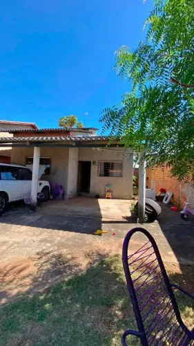 Casa com quintal bem espaçoso a venda em morada da barra (próx escola darcy ribeiro)