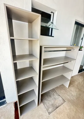 Móveis para loja de roupas