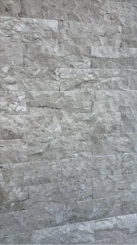 Rock face travertino