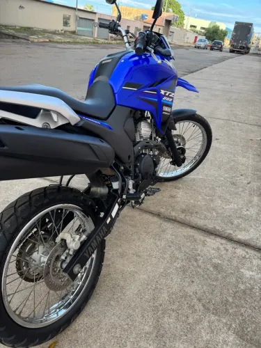 Vende-se moto