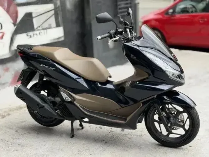 PCX 2025 DLX