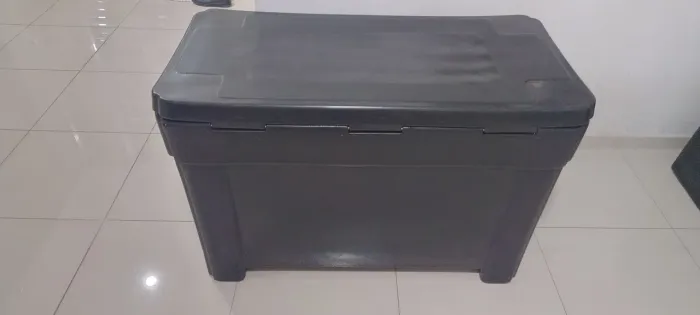 Caixa térmica 360 litros - preta