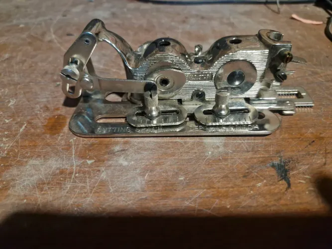Caseador para máquinas de costura 