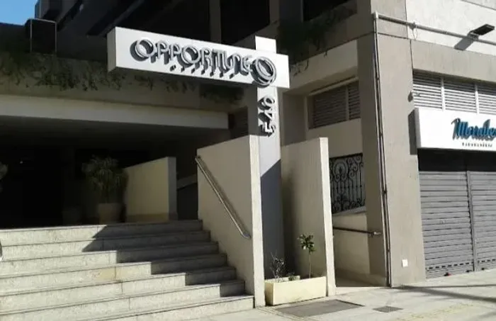 Alugo Sala comercial no Fonseca Opportune Offices